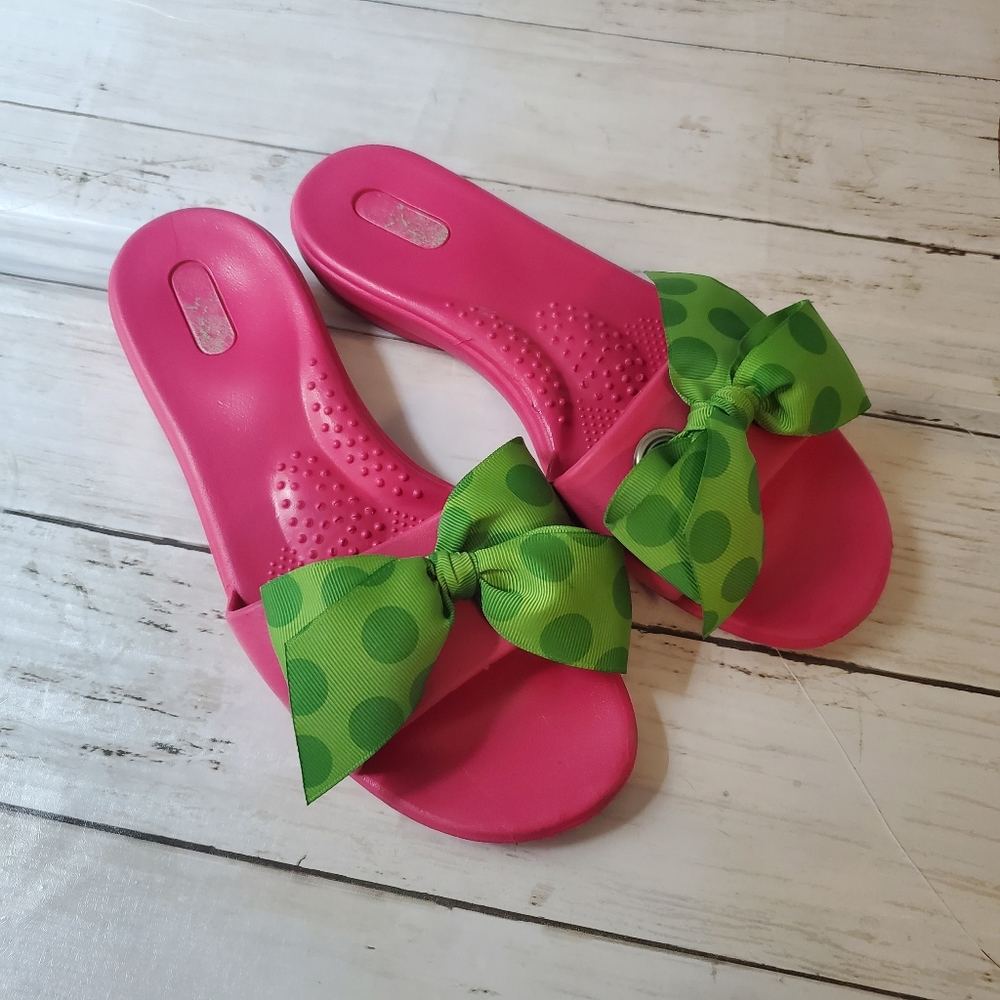 Okabashi slide sandals bright pink w‎ green polka dot bow medium
